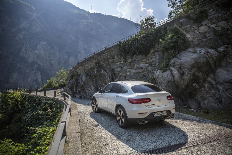  Mercedes-Benz GLC350 e 4Matic Coupe 2016 года  (фото 7 из 43)